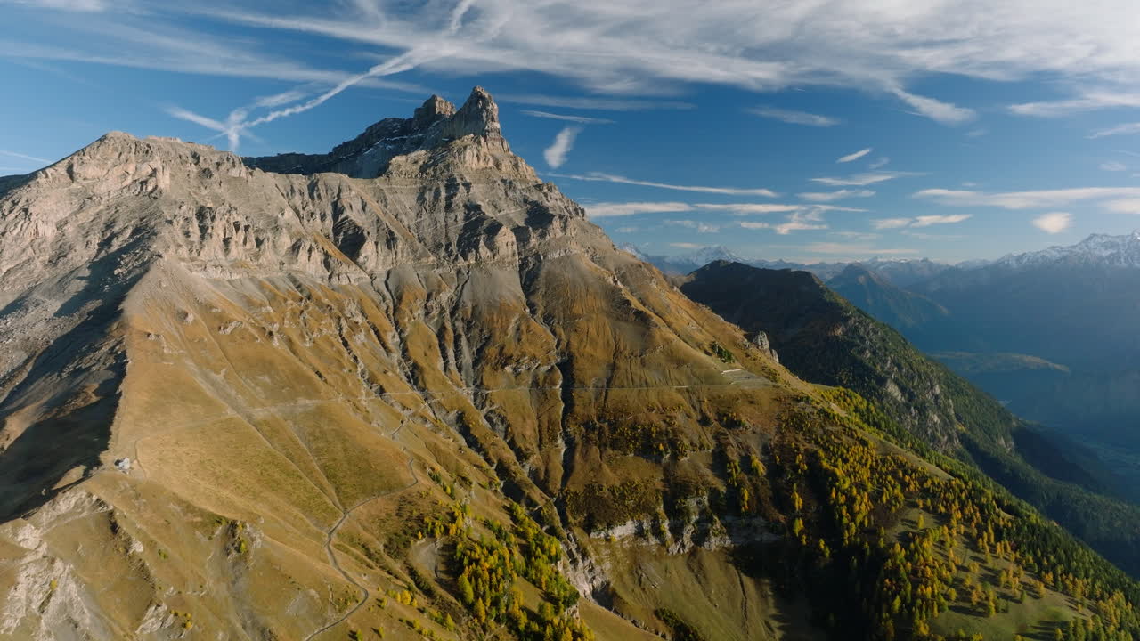 montaña dent de morcles con impresionantes vistas panorámicas de los alpes suizos en vaud, suiza
