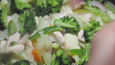 frito de pollo y verduras