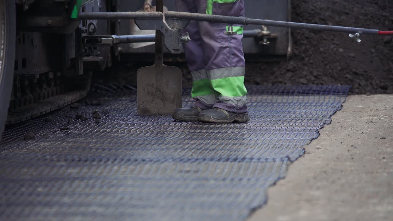 새로운 도로 건설. 아스팔트 포장