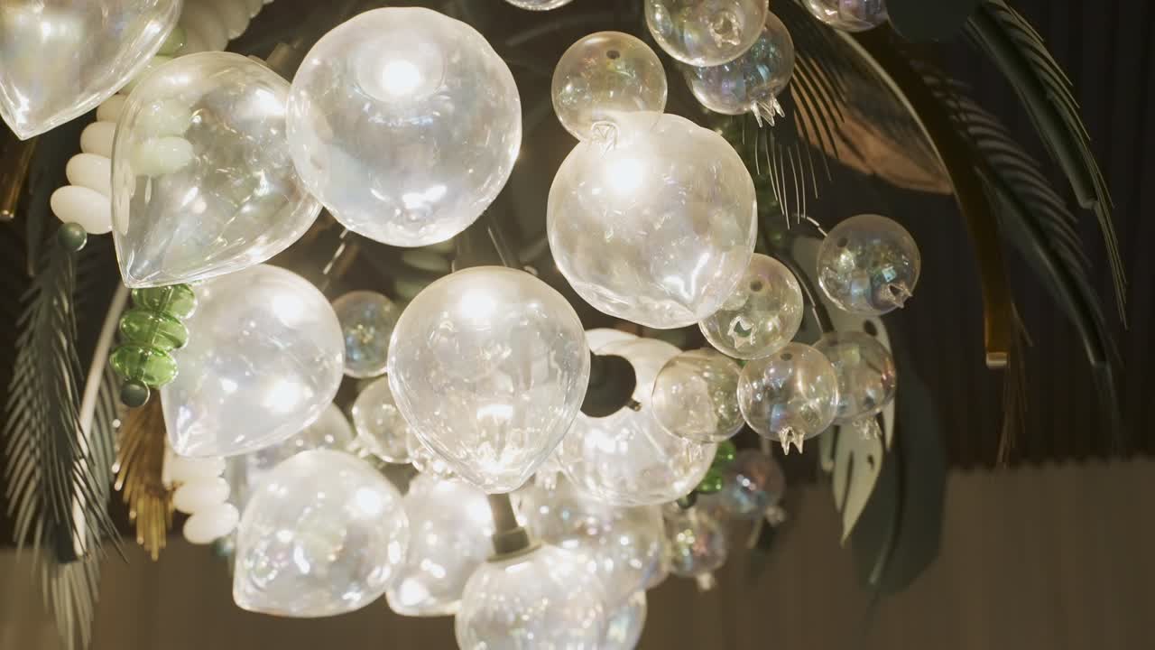 candelabro moderno inspirado en el árbol de coco