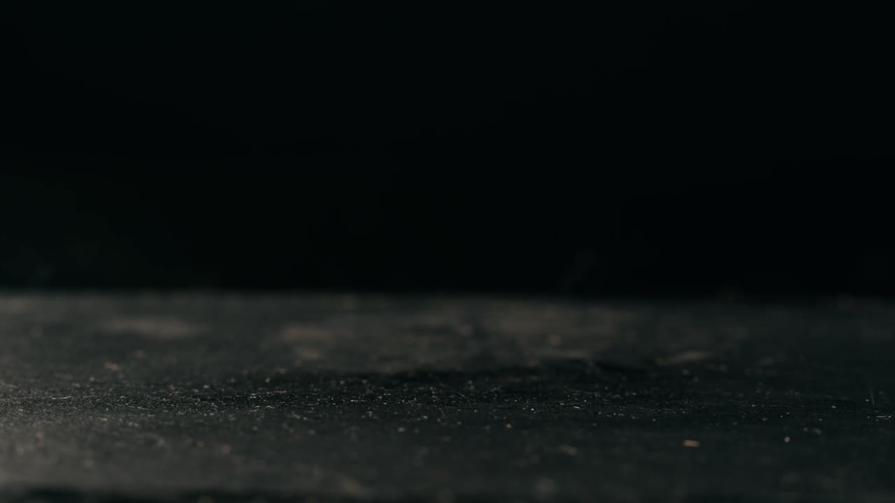 plato de sashimi, restaurante japonés, atún fresco y rebanadas de salmón en un café moderno, comida tradicional, plato de pescado rojo crudo, omega 3.