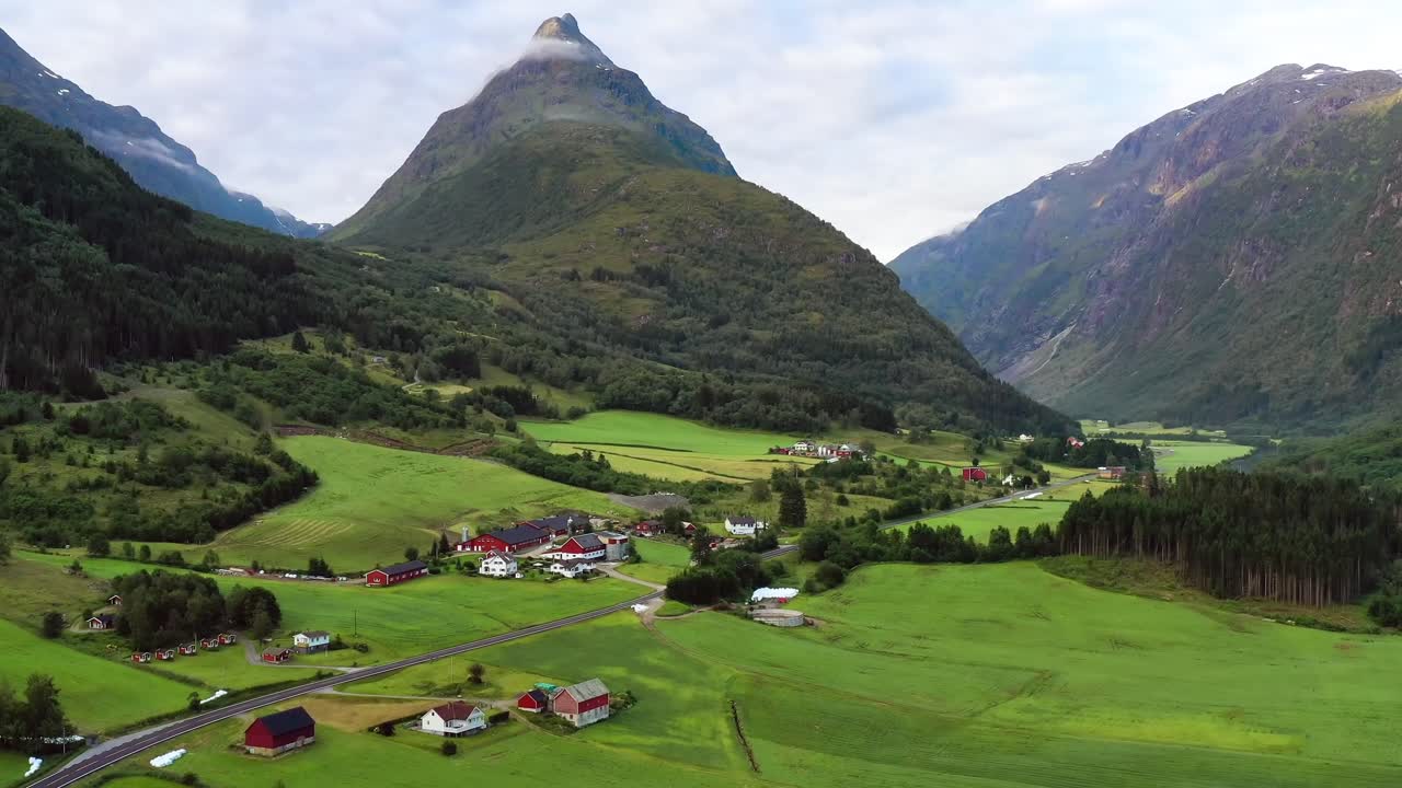 imágenes aéreas de la hermosa naturaleza de noruega