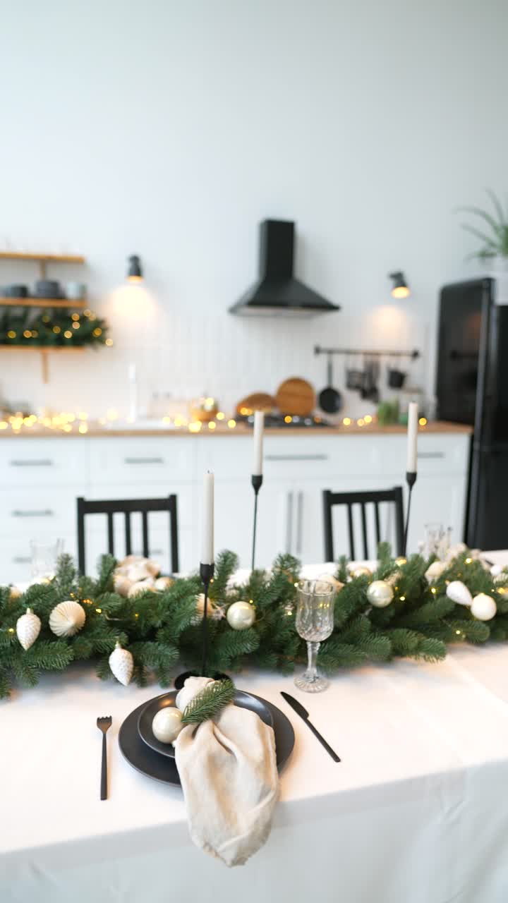 cena de navidad en una cocina moderna