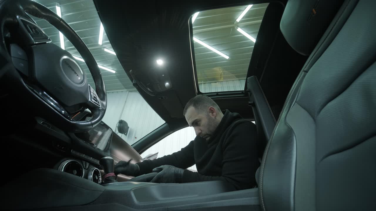 Professional Car Detailing – Washing, Ceramic Coating, and Interior Cleaning