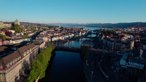 Aerial-View-Over-Limmat-River-Towards-Zurich-lake-in-Zurich,-Switzerland