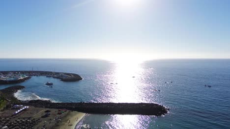 Vista-Del-Atardecer-Sobre-El-Agua-Aérea-Desde-Las-Islas-Canarias-En-Tenerife