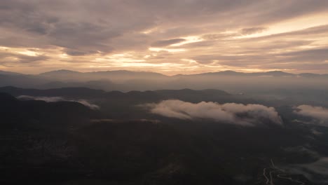 Majestuosa-Antena-Sobre-La-Región-Montañosa-De-México