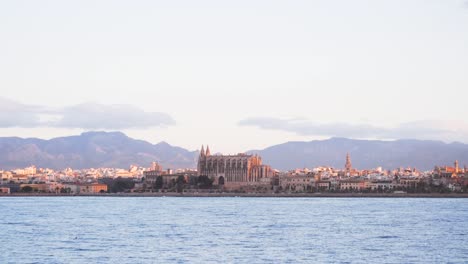 palma de mallorca cathedral at sunset