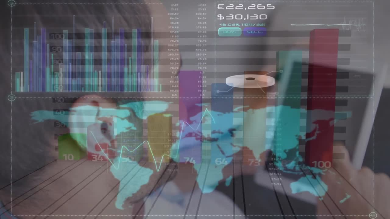 animación del procesamiento de estadísticas sobre un hombre sonriente usando una tableta