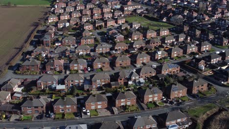 típico pueblo suburbano residencial barrio inglés propiedad tejados vista aérea