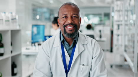 portrait of a smiling pharmacist in a pharmacy