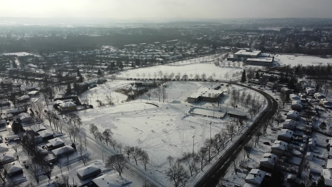 학교 수업을 마친 아이