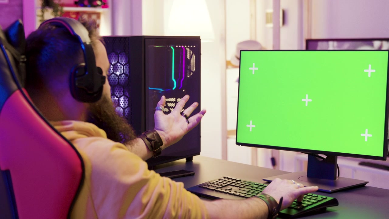 Vista posteriore mostra il gameplay del computer su un display verde sostituibile