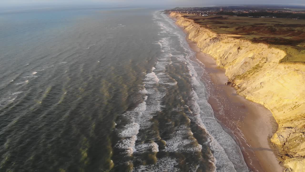 milla de rubjerg en el norte de dinamarca. imágenes de drones de 4k