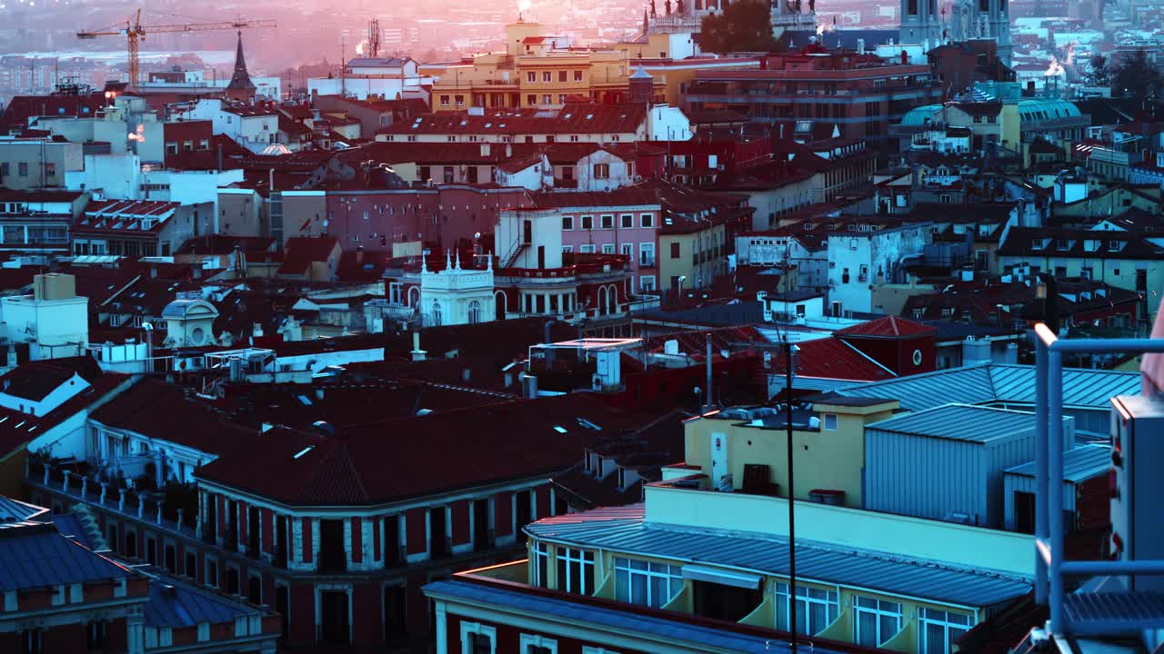 Gün Batımında Madrid Şehir Manzarası'nın Panoramik Görünümü