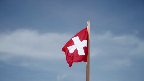 Schweizer-Flagge-In-Zeitlupe