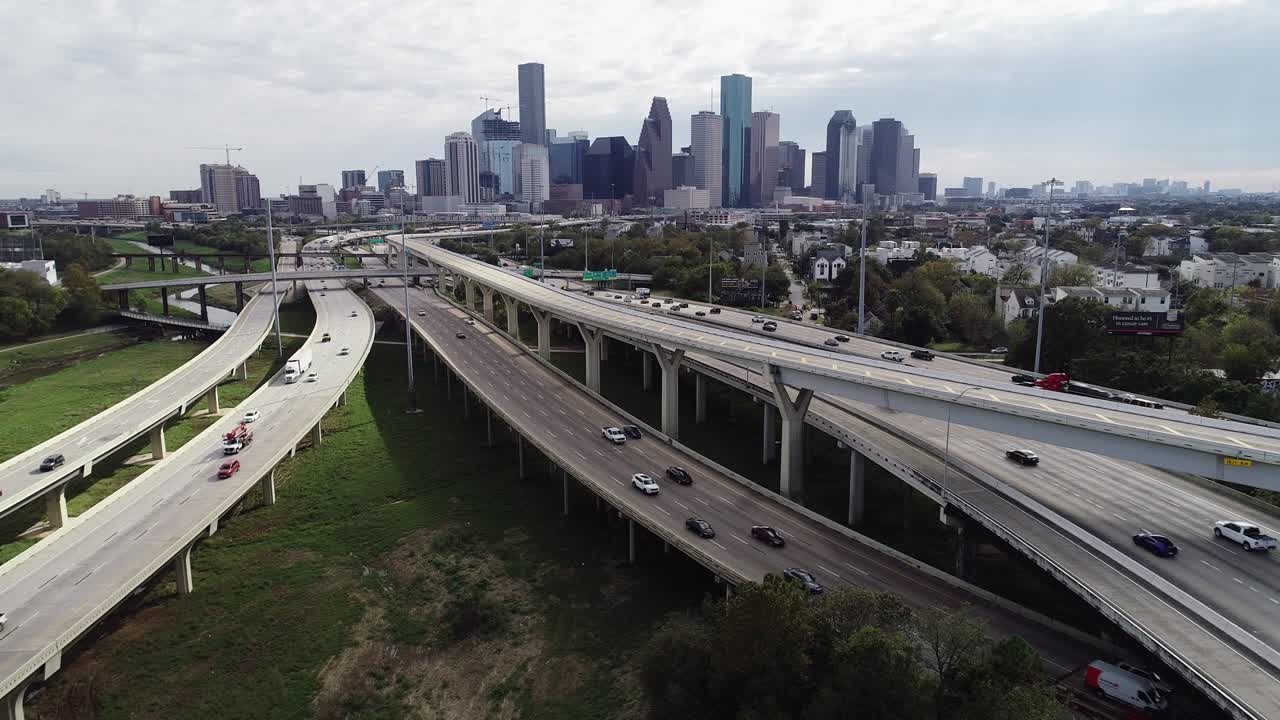 i-45 남쪽 다운타운을 향해