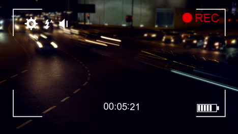 filmar el tráfico nocturno en movimiento rápido en una cámara digital
