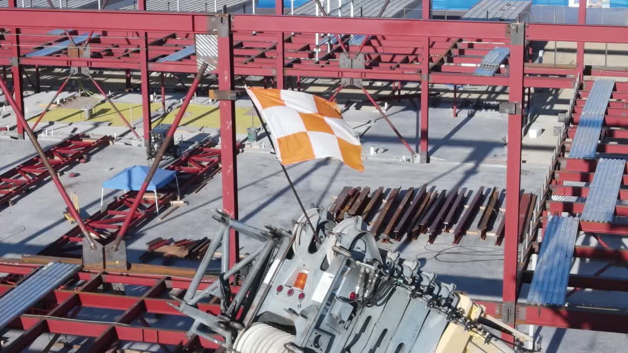 건설 현장에서 크레인의 조감도