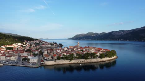 Korcula-Town,-Island-in-Dalmatian-Coast,-Croatia,-Aerial-Dolly-In