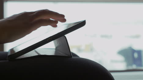 Pad helps to fill in time at airport