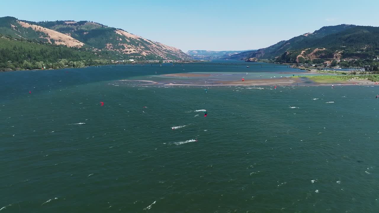컬럼비아 강 협곡에서 후드 강 카이트보딩 카이트보딩 후드 강 오리건