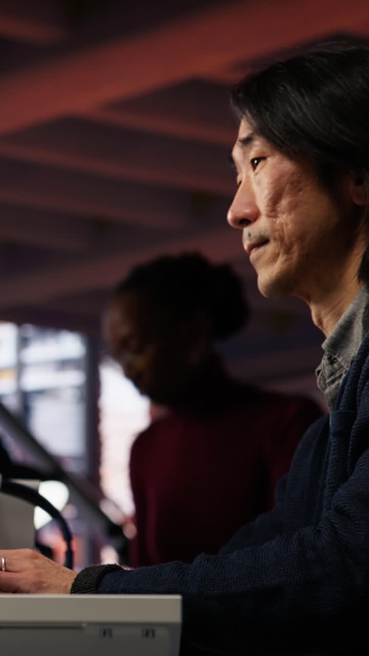 Vertical video Tech venture company worker requests help from manager