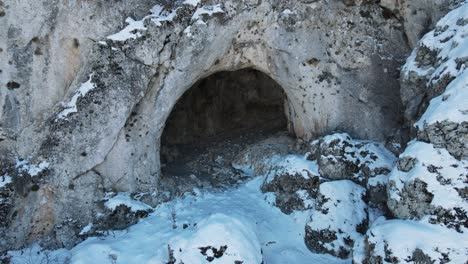 Vista-Aérea-De-La-Cueva-De-La-Colina