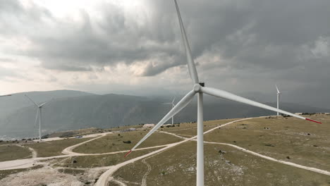 Windmühlenturbinen-Erneuerbare-Energien-Windpark-Luftaufnahme