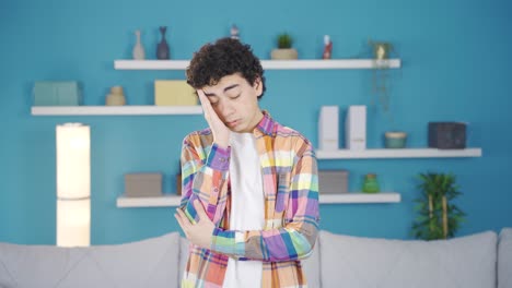 niño con dolor de cabeza.