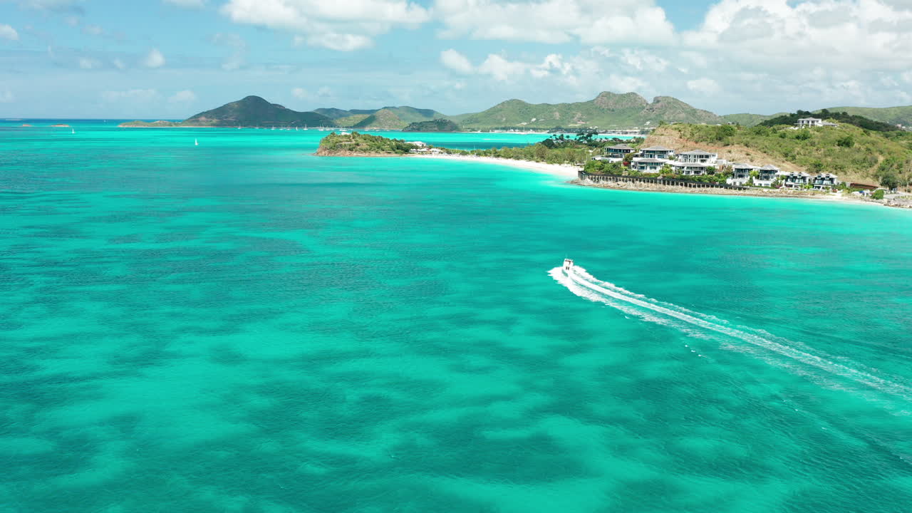안티구아 모터보트의 드론 영상