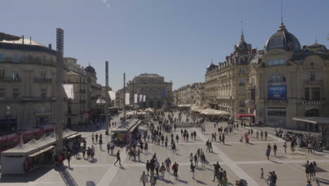 Montpellier-place-de-la-comedie-day-time.