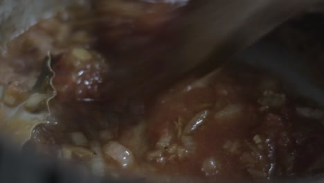 tomate mixto y cebolla dorada estofada frita