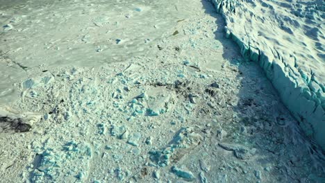 dronevideo de un glaciar y una laguna glacial en islandia