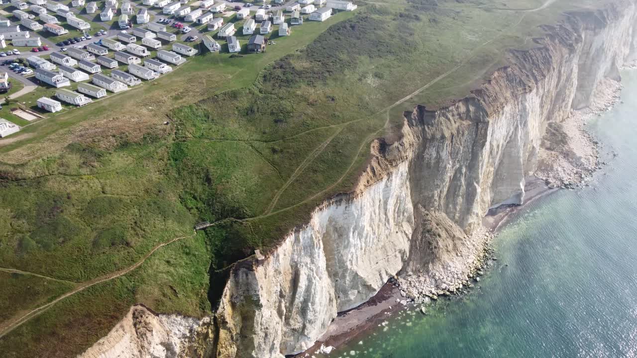 fotografía aérea de drones de 4k de la erosión costera alrededor de la costa sur de inglaterra