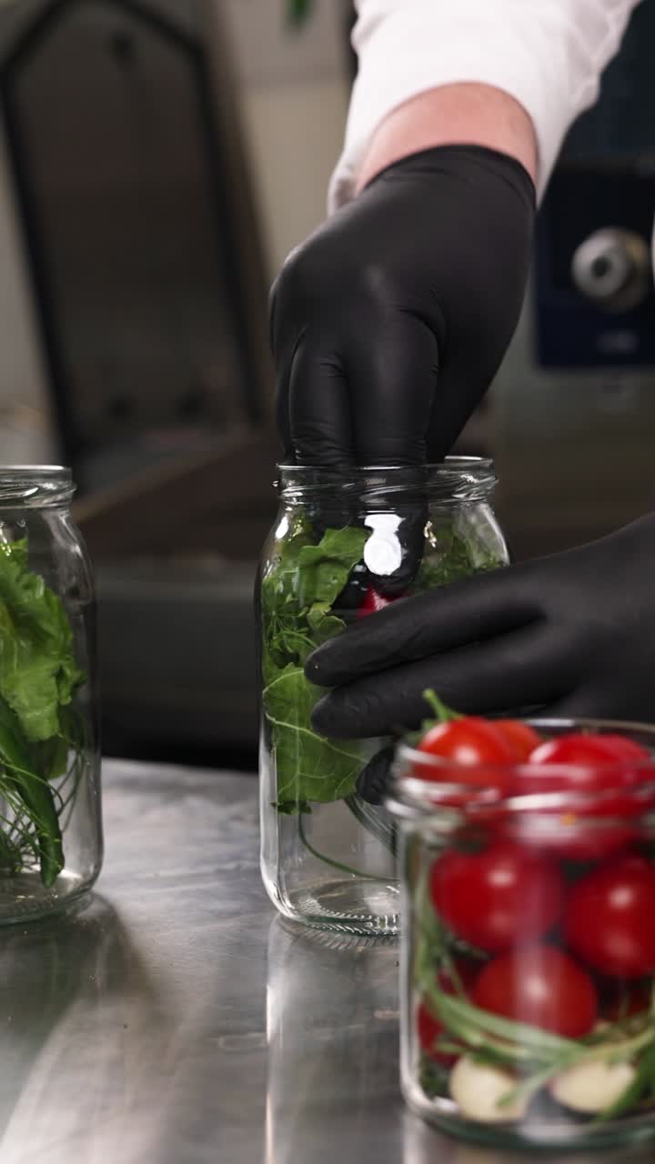 la conservación de las verduras en frascos de vidrio