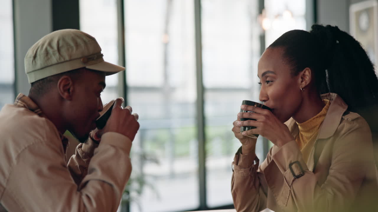 Par, kaffe og drikker med kommunikation