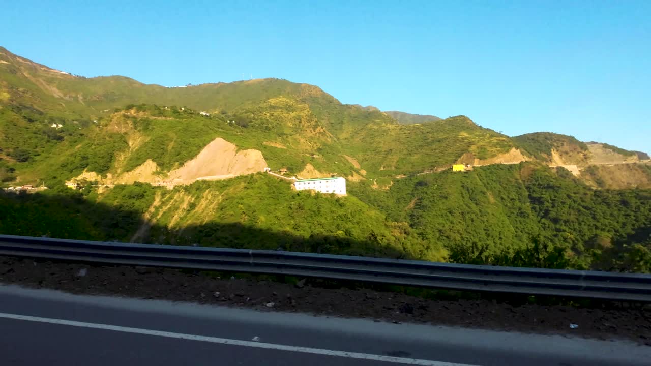 도로  ⁇ 의 초록색 광경