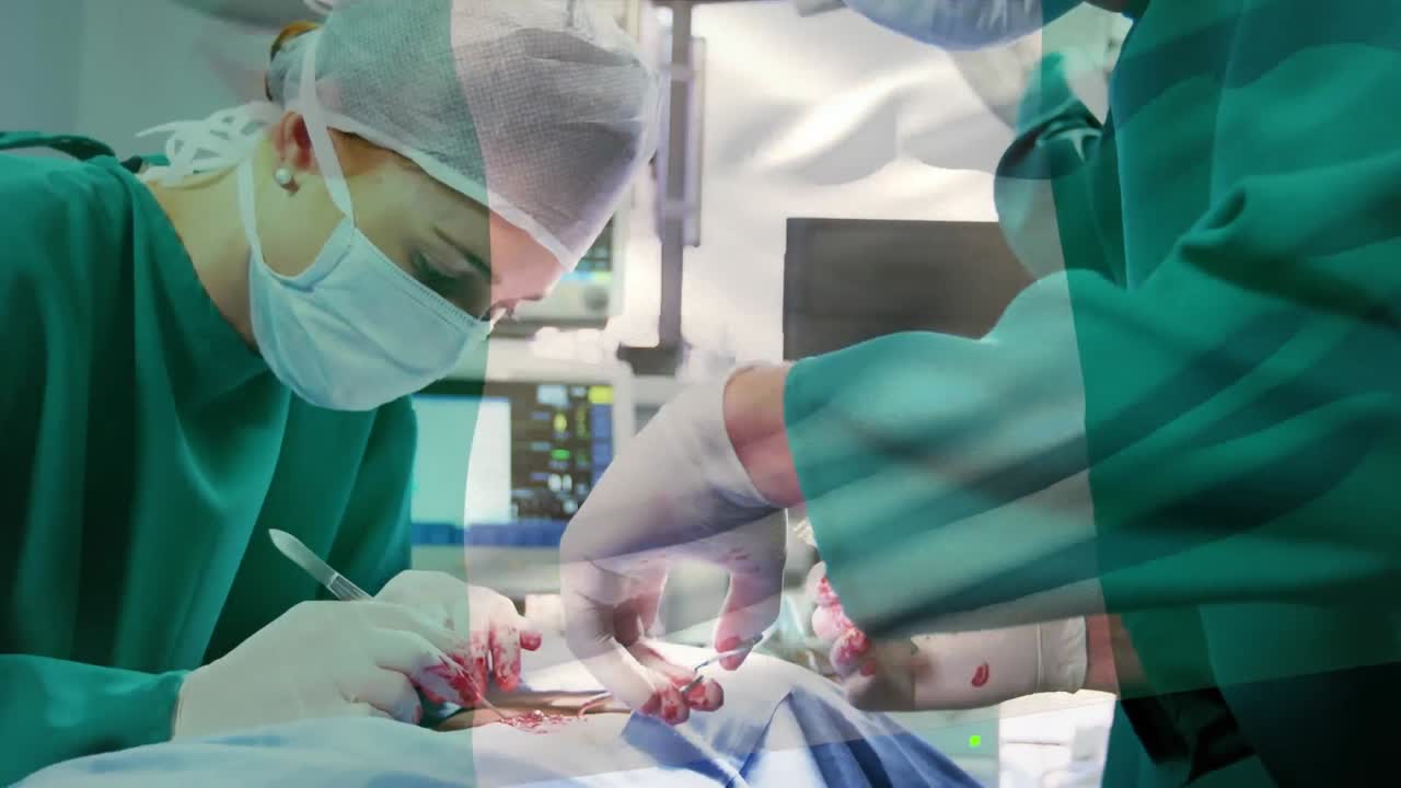 animación de la bandera de italia ondeando sobre los cirujanos en el quirófano