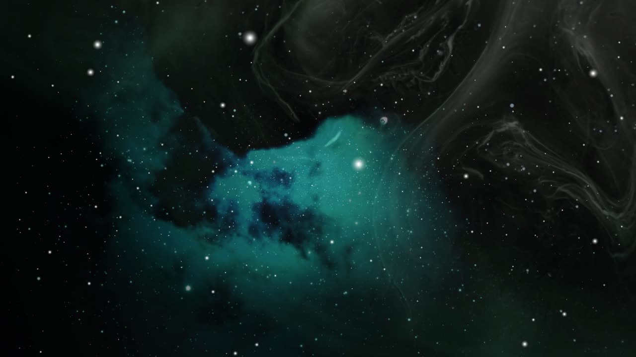 las nubes de nebulosas azules brillantes se mueven por el universo