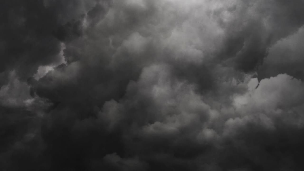 relámpagos en tormentas oscuras 4k