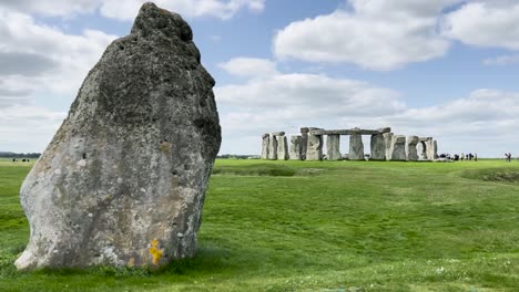 uk stonehenge from a distance