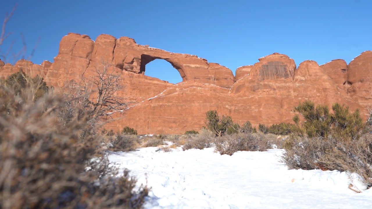 arches national park, utah, ee.uu. en un día soleado de invierno
