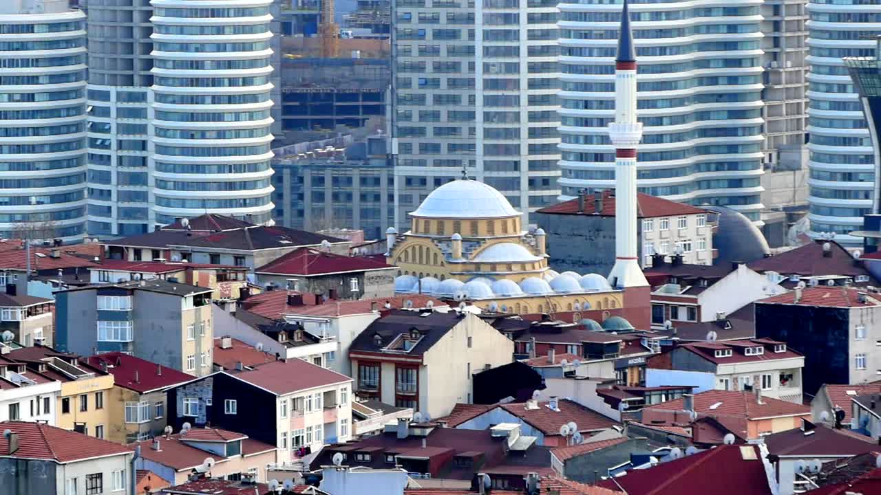 paisaje urbano de estambul con mezquitas y edificios de gran altura