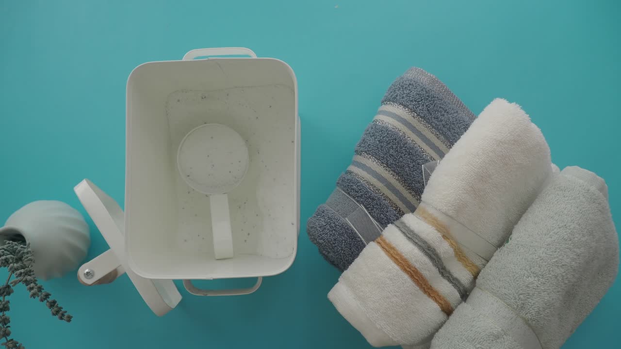 стиральные средства и полотенца