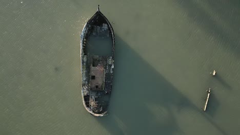 Overhead-View-Of-An-Abandoned-Shipwreck-At-Blackwater-Estuary-Near-Maldon-Town,-Essex,-United-Kingdom