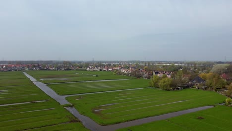Kadoelen-Niederländische-Polder-Und-Felder-Im-Norden-Von-Amsterdam,-Niederlande