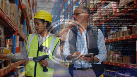 animación del procesamiento de datos sobre una trabajadora y un supervisor masculino que comprueban el stock en el almacén