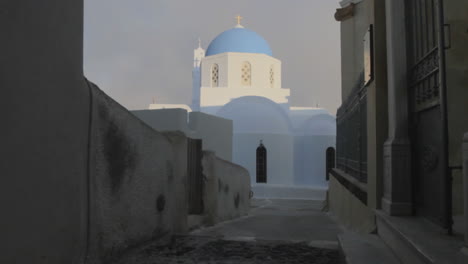 Lapso-De-Tiempo-De-Una-Iglesia-Cicládica-Ortodoxa-Griega-Con-Una-Cúpula-Azul