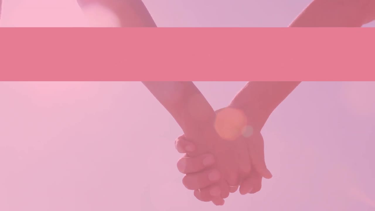 animación de un corazón rojo y te quiero escrito en letras blancas y personas de la mano en backgr